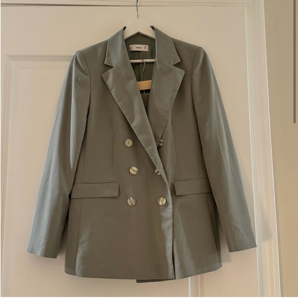 Elegant Gray Double-Breasted Women's Blazer